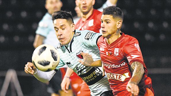 Colón y Morón cumplieron con el libreto de la Copa Argentina y fueron a los penales.