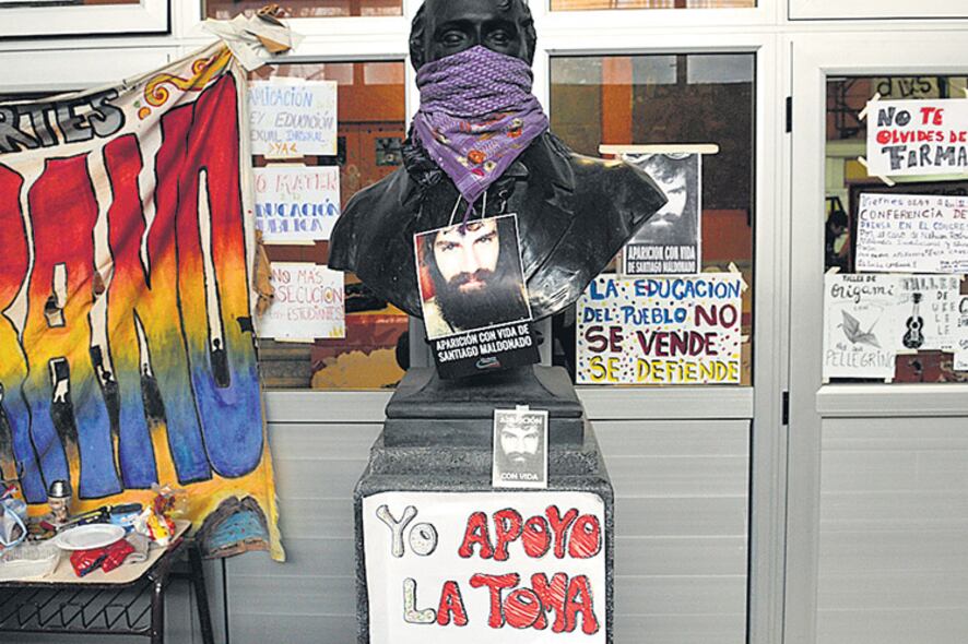 La escuela Manuel Belgrano, una de las 12 que se encuentran tomadas en repudio a las pasantías gratuitas.