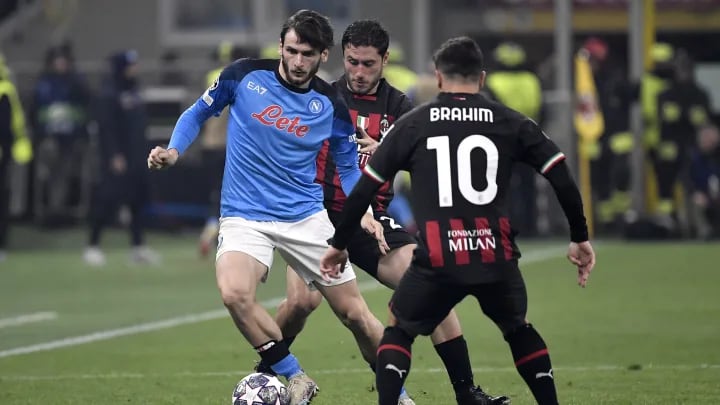 Napoli no pudo con el Milan. El partido se jugó en el estadio Diego Armando Maradona. 