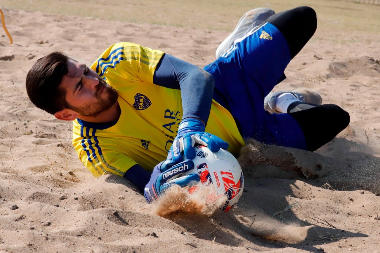 El arquero Rossi trabaja en la pretemporada xeneize en Ezeiza