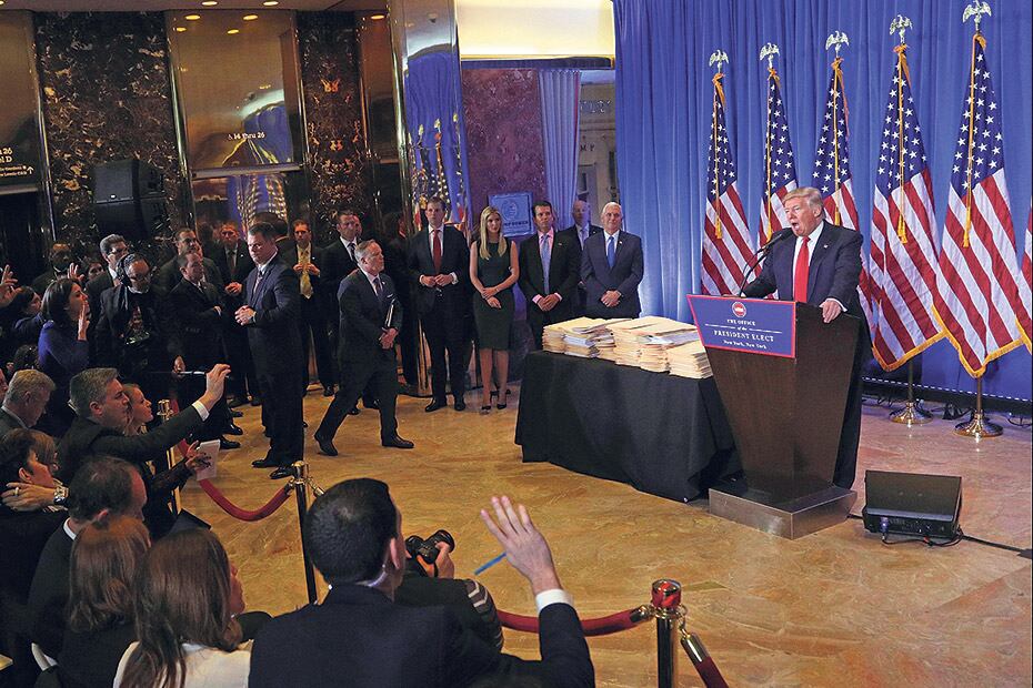 Trump se mostró duro con Rusia, pero mucho más con algunos medios electrónicos de su país en su primera rueda de prensa en seis meses.