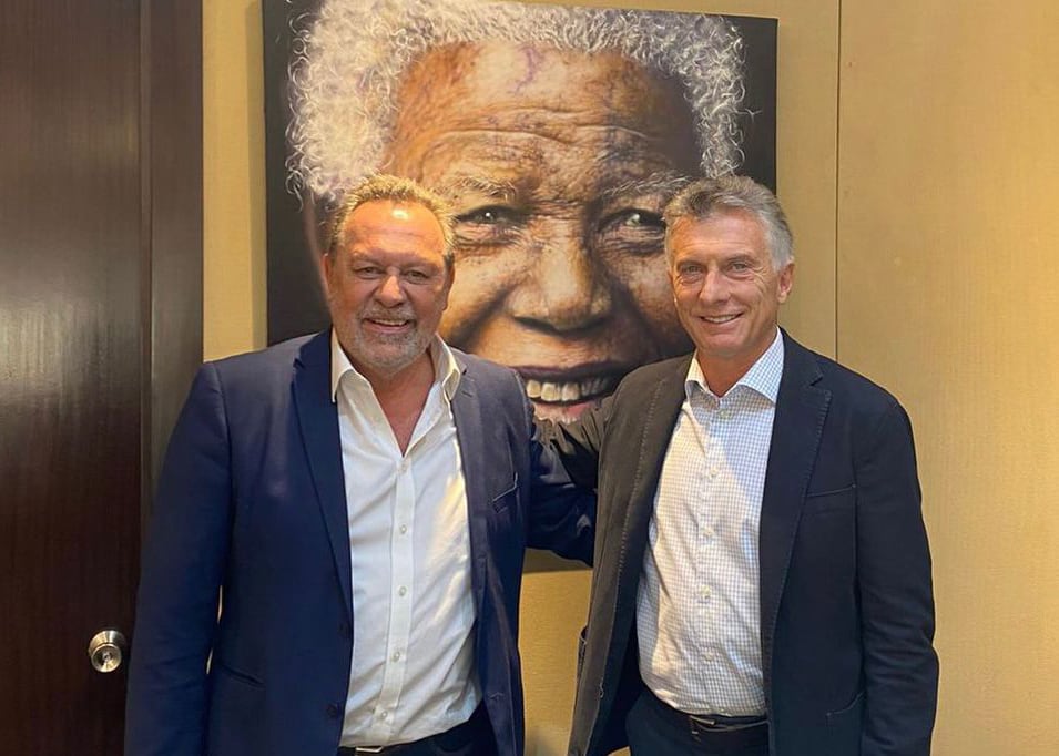 Gustavo Santos junto a Mauricio Macri, su jefe político. 
