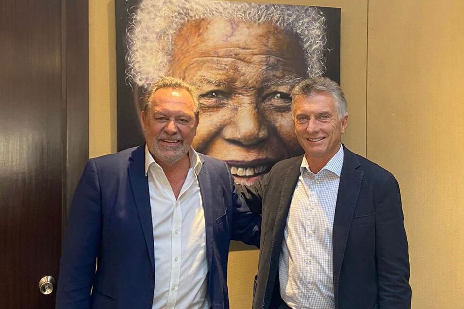 Gustavo Santos junto a Mauricio Macri, su jefe político.