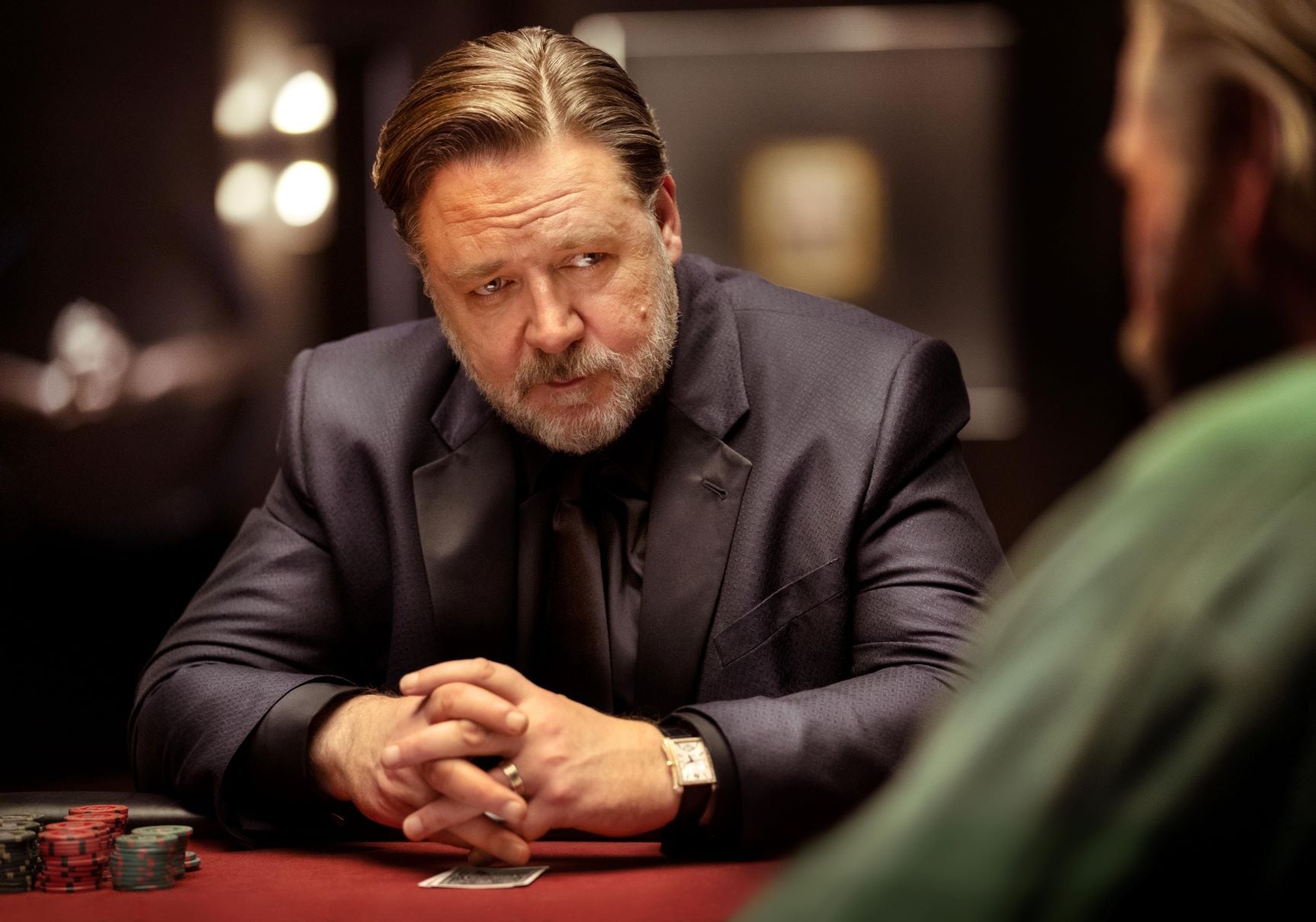 Russell Crowe semblantea a sus rivales, en la mesa de juego y en la vida.