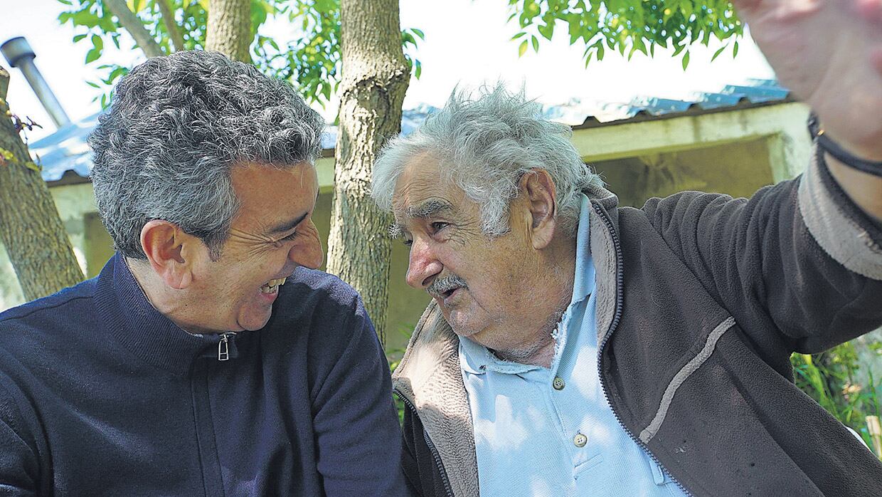 Florencio Randazzo y José “Pepe” Mujica durante la charla que mantuvieron en la chacra Rincón del Cerro.