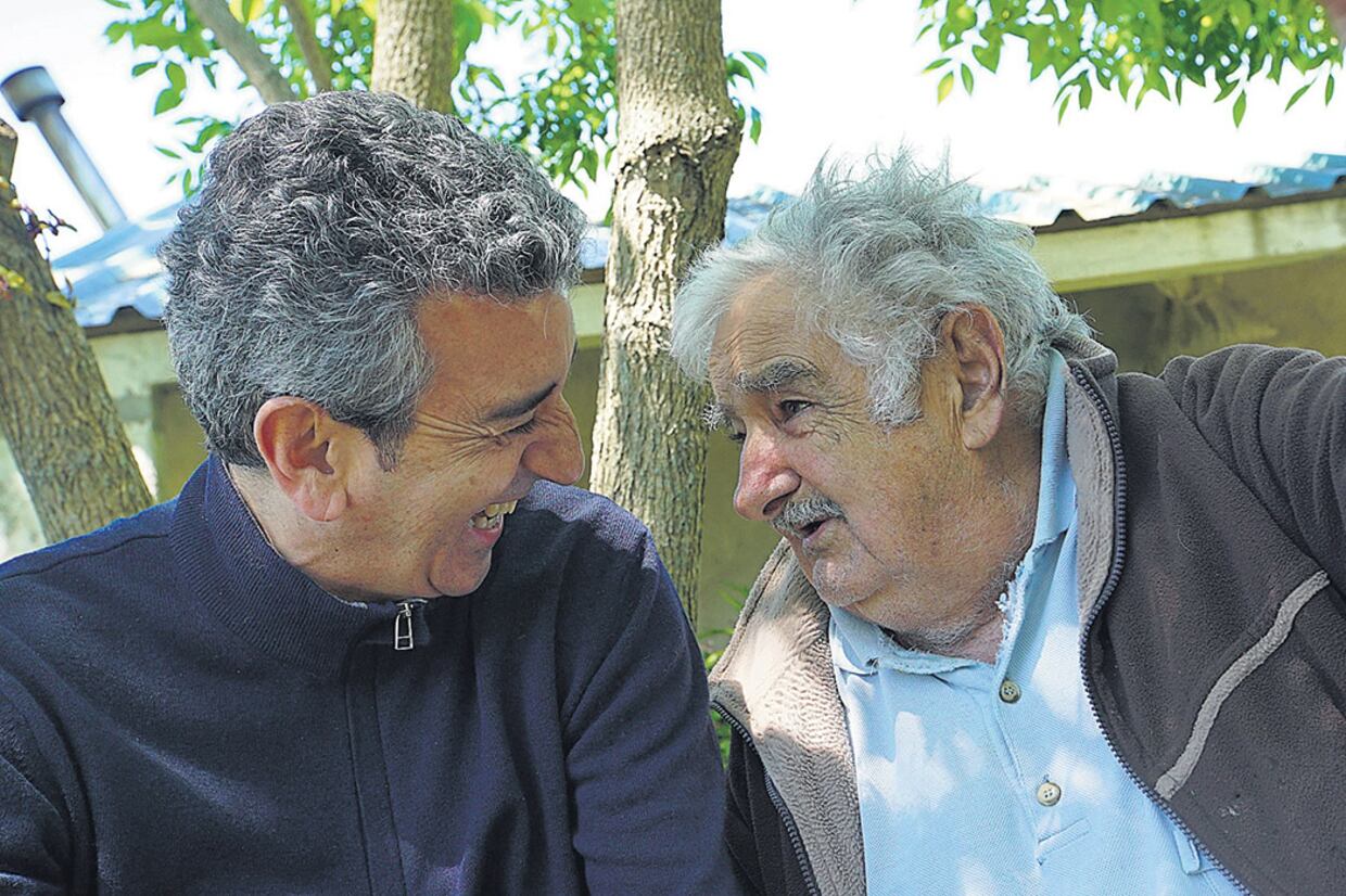 Florencio Randazzo y José “Pepe” Mujica durante la charla que mantuvieron en la chacra Rincón del Cerro.