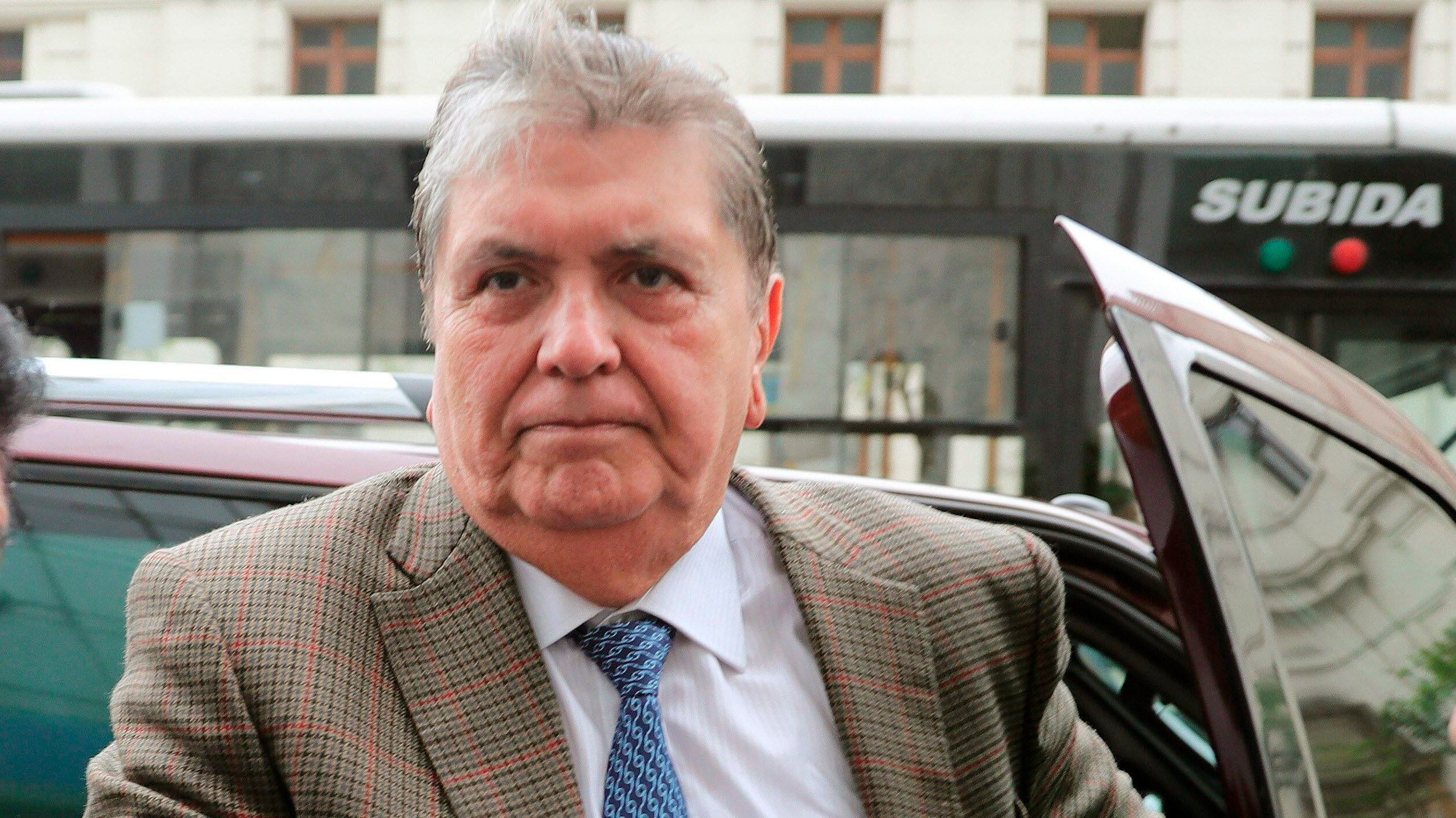 El expresidente de Perú, Alan García, se disparó cuando iba a ser arrestado en una causa por corrupción.