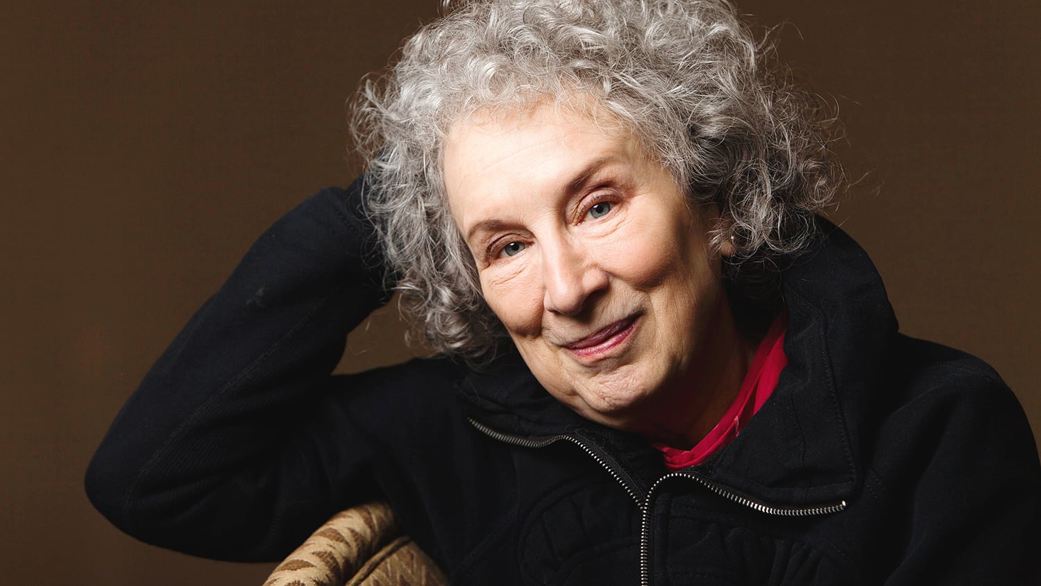 El martes Atwood conversará con la periodista Samira Ahmed en el Teatro Nacional de Londres, con transmisión a 1300 cines.