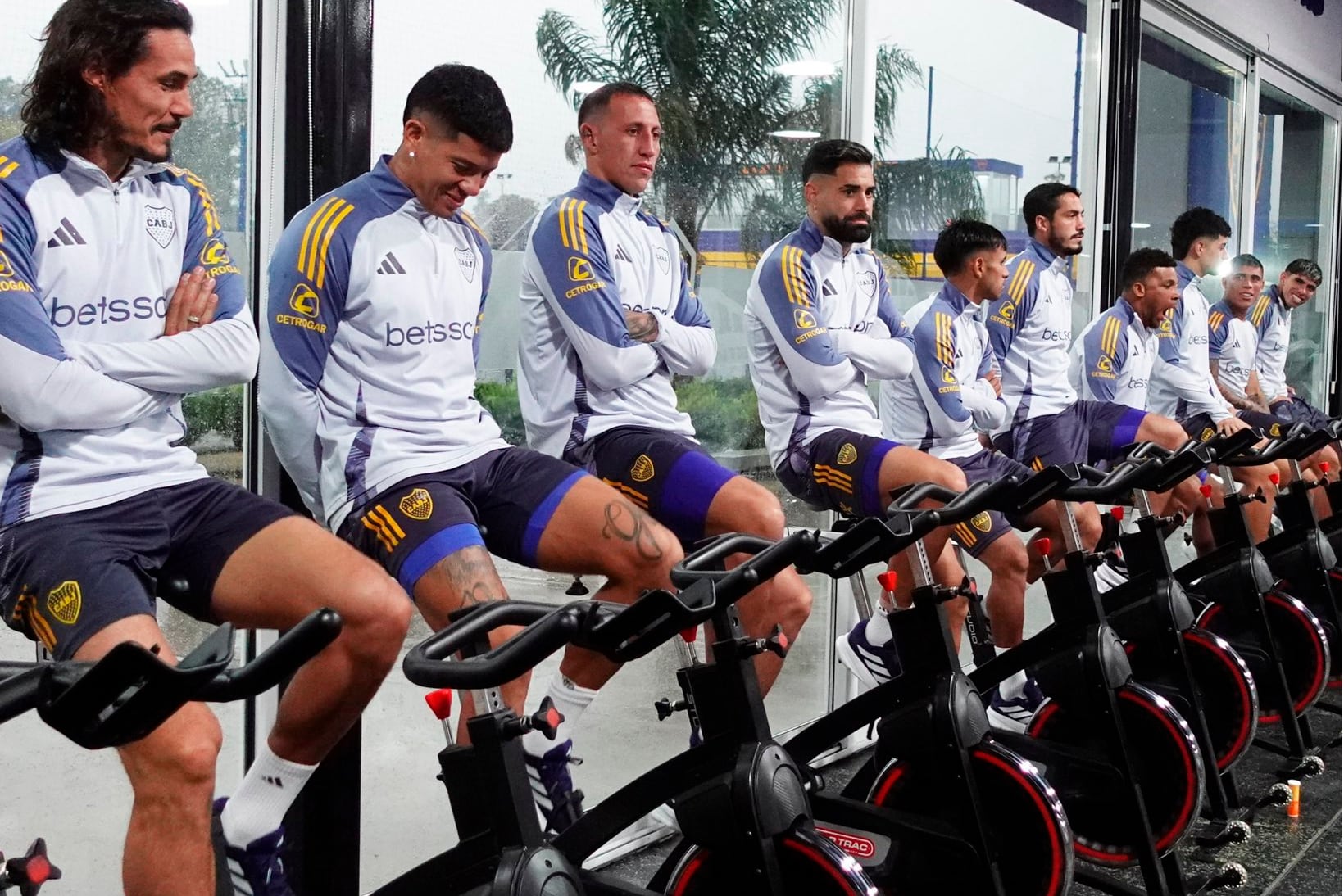 Los jugadores de Boca en el gimnasio