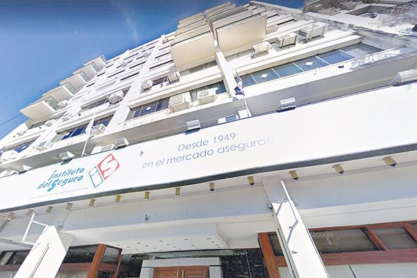 Riera fue arrojada con vida desde el octavo piso del edificio. 