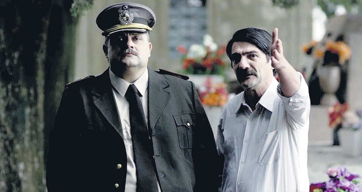 Una historia de pueblo chico ambientada a mediados de los 80 y narrada de modo costumbrista.