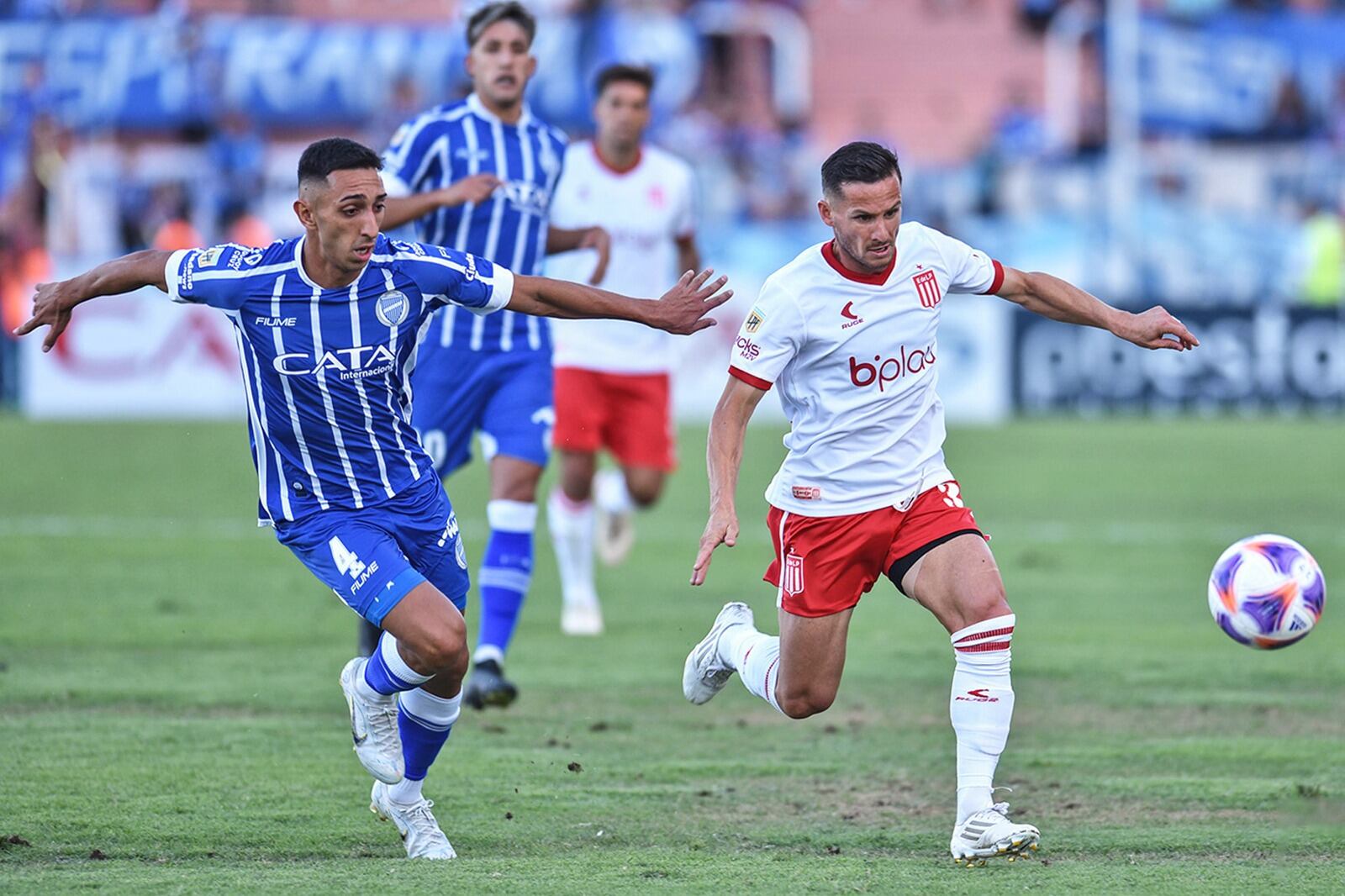 Estudiantes ganó su primer partido