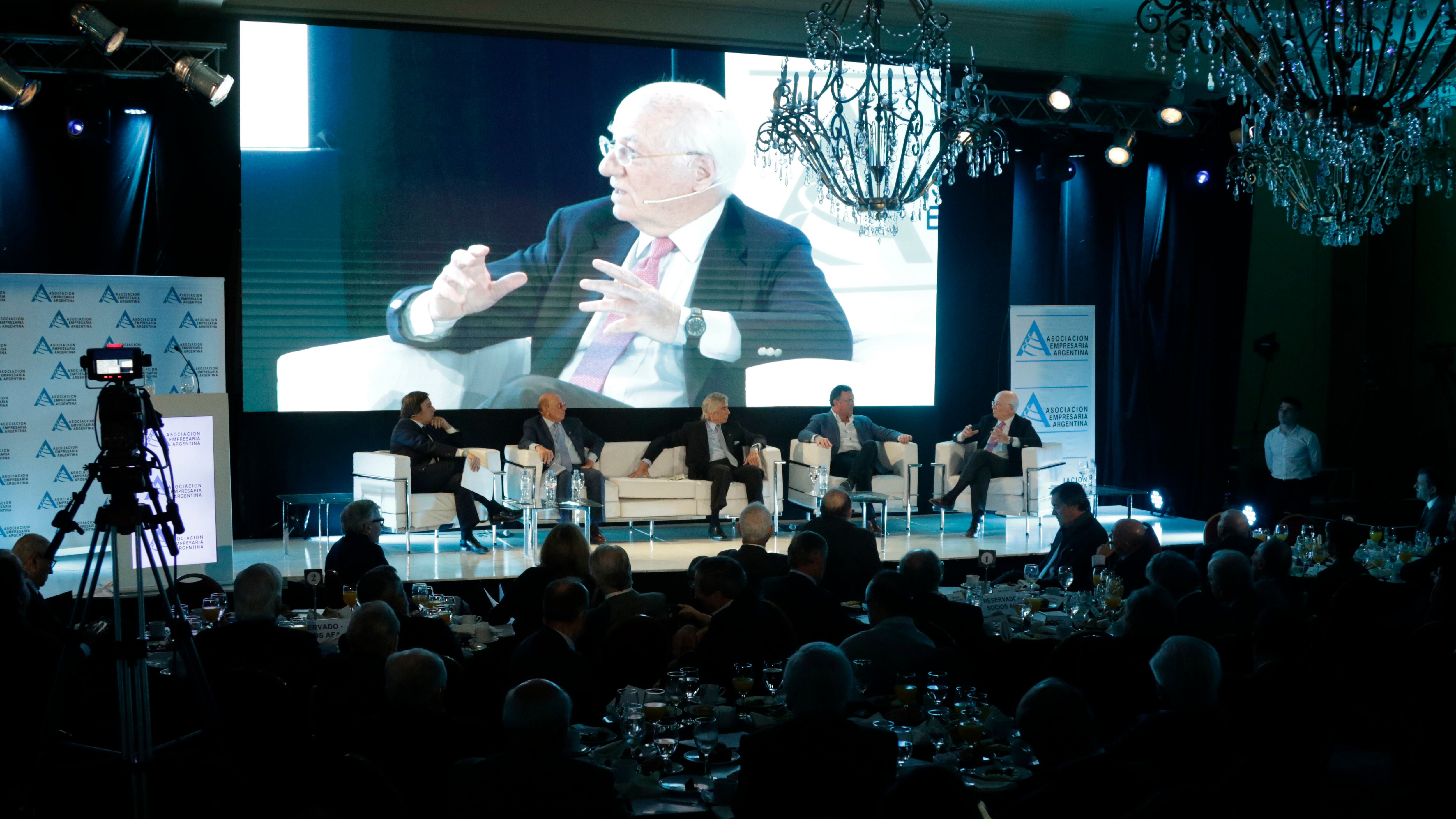 Paolo Rocca, de Techint, advirtió por la pérdida de confianza y pidio recuperarla.