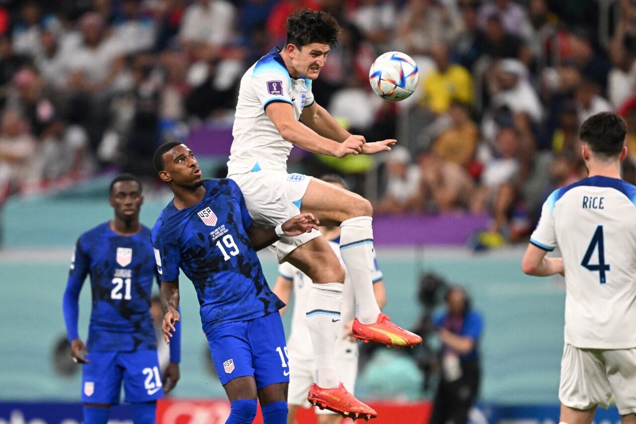 Maguire, de muy buen rendimiento, le gana en lo alto a Wright