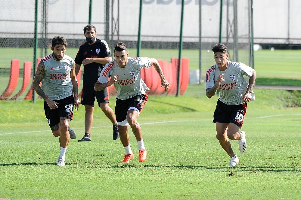 El plantel de River se entrenó en Ezeiza.