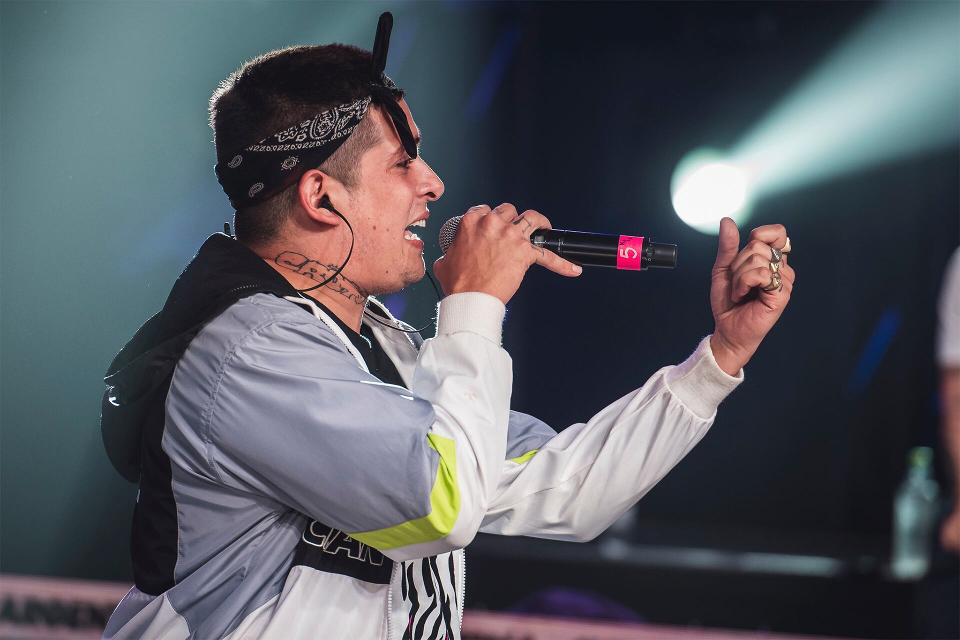 Klan prepara un disco de 18 temas para fin de año, con feats de Wos e YSY A; pero antes sacará un nuevo EP, Robin Hood