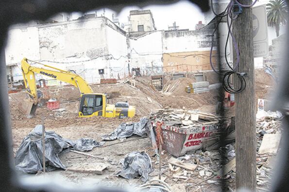 El Astor, en Caseros, entre Bolívar y Perú, San Telmo.