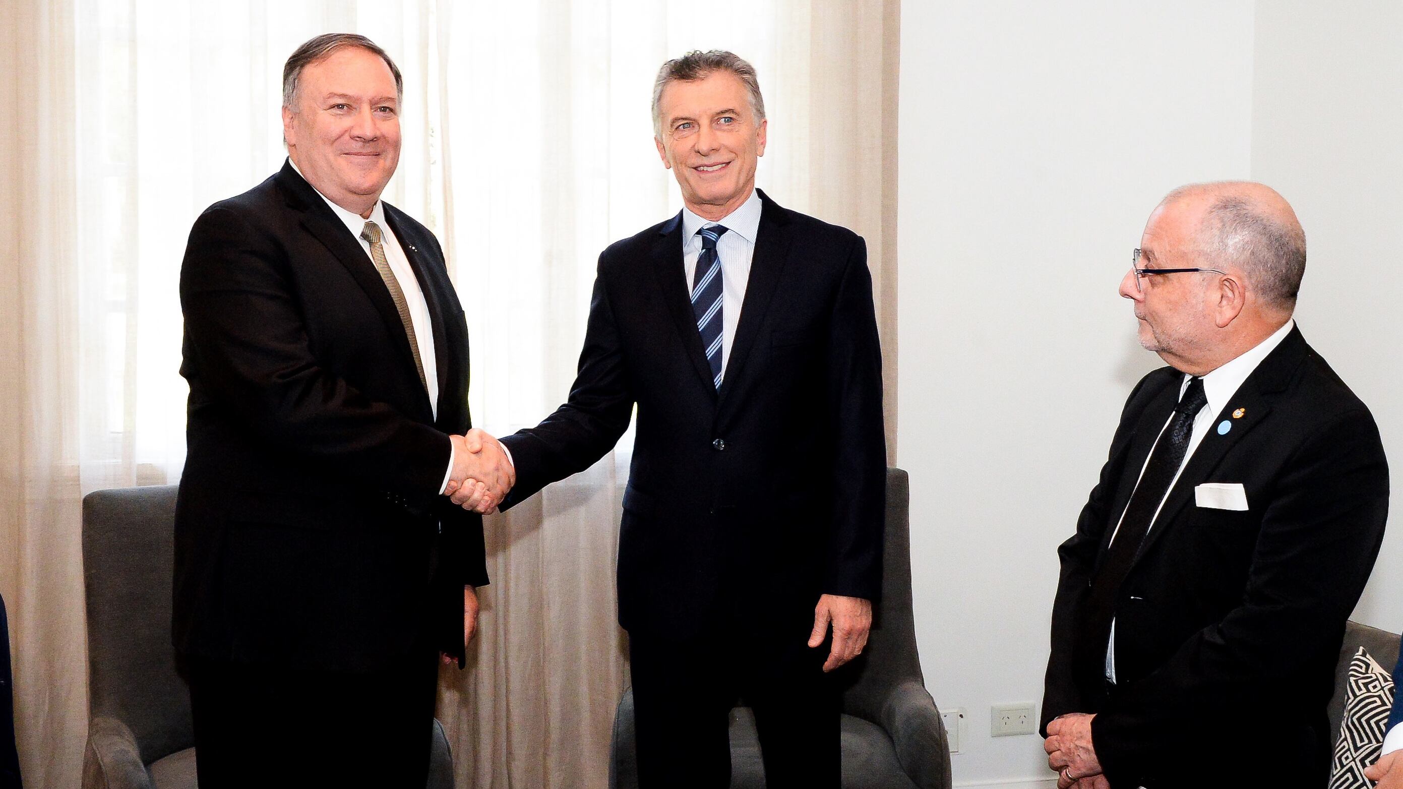 Mauricio Macri recibe al jefe de la diplomacia norteamericana y ex jefe de la CIA Mike Pompeo.