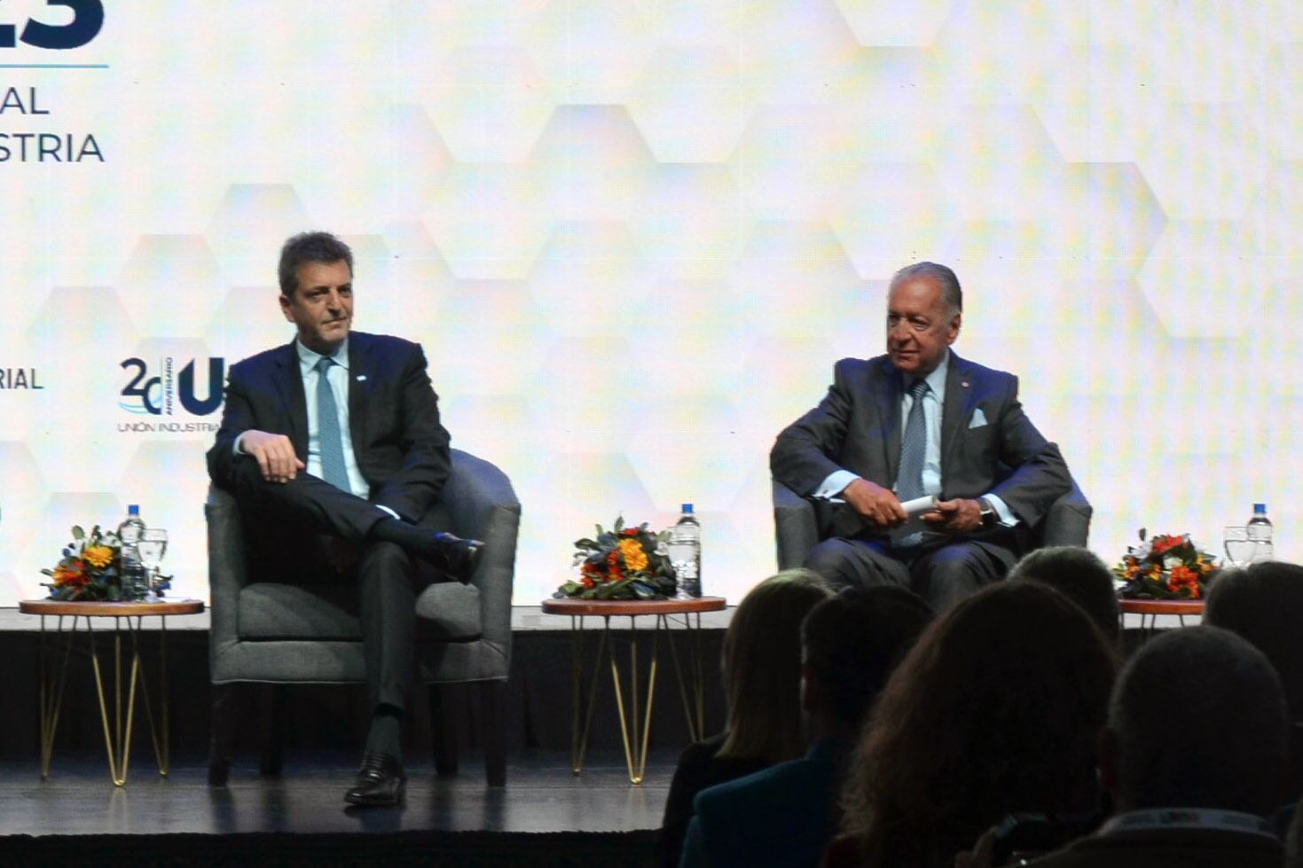 Massa y Funes de Rioja, el viernes, en la celebración del Día de la Industria, en Paraná. 