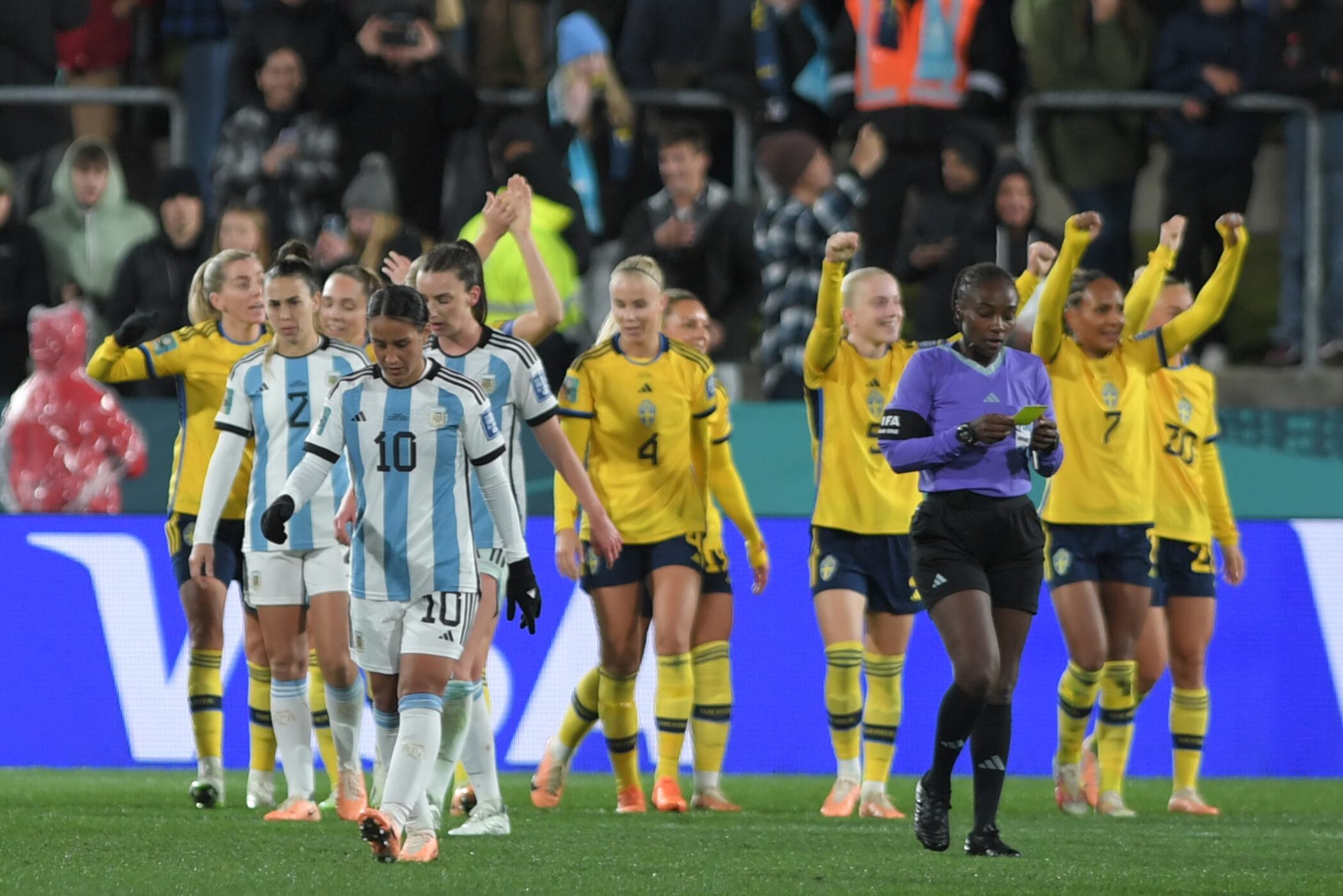 La Selección Argentina femenina se quedó afuera del Mundial Australia-Nueva Zelanda 2023 al caer ante Suecia por 2 a 0.