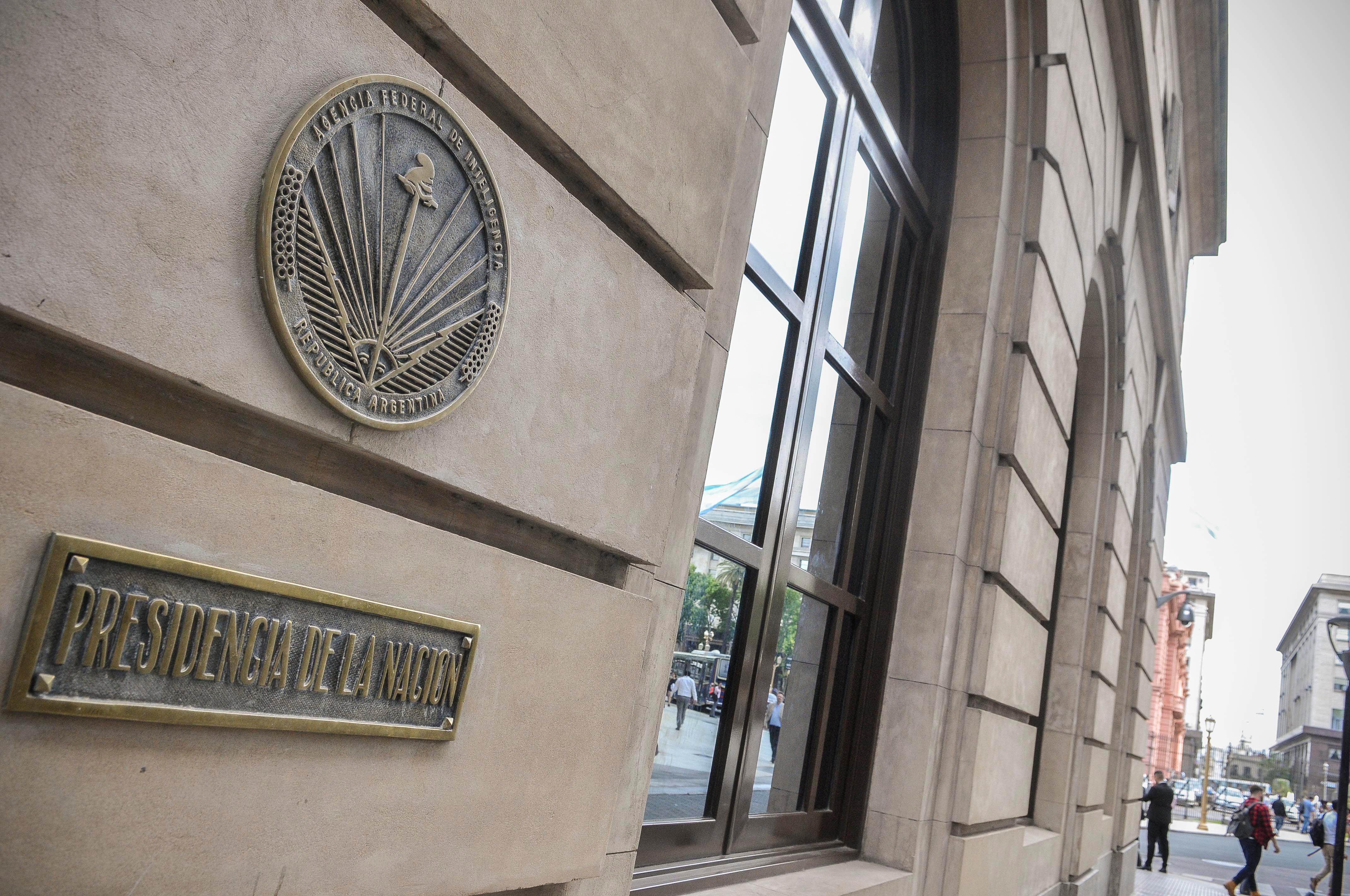 Se detectaron agentes que trabajaron una hora 40 minutos en promedio por día: fueron algún día de la semana y faltaron el resto.