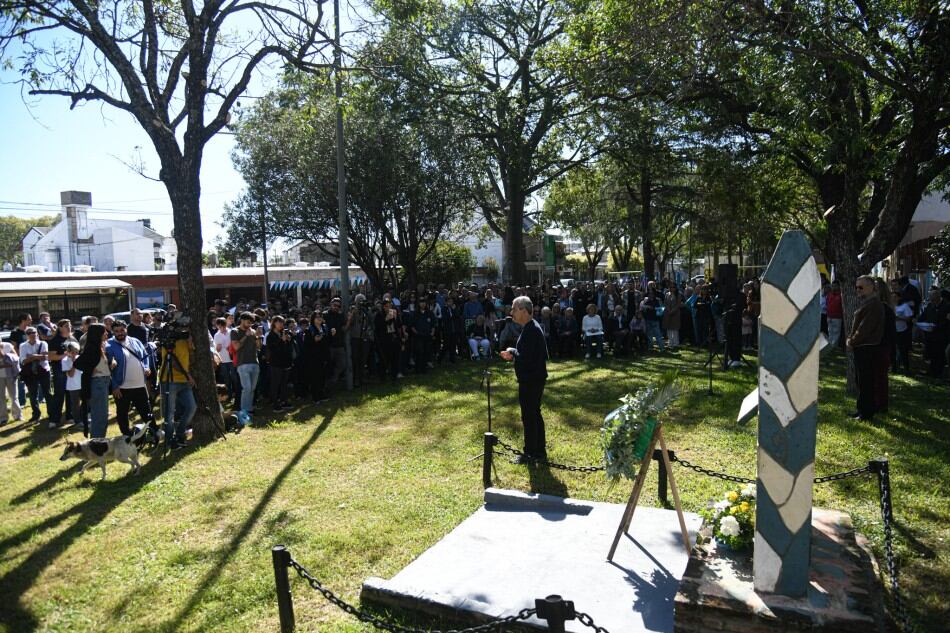 Javkin en la plaza Rubén Desza que homenajea a un soldado caído.