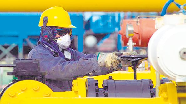 Por la suba del dólar y el petróleo subirán los subsidios.