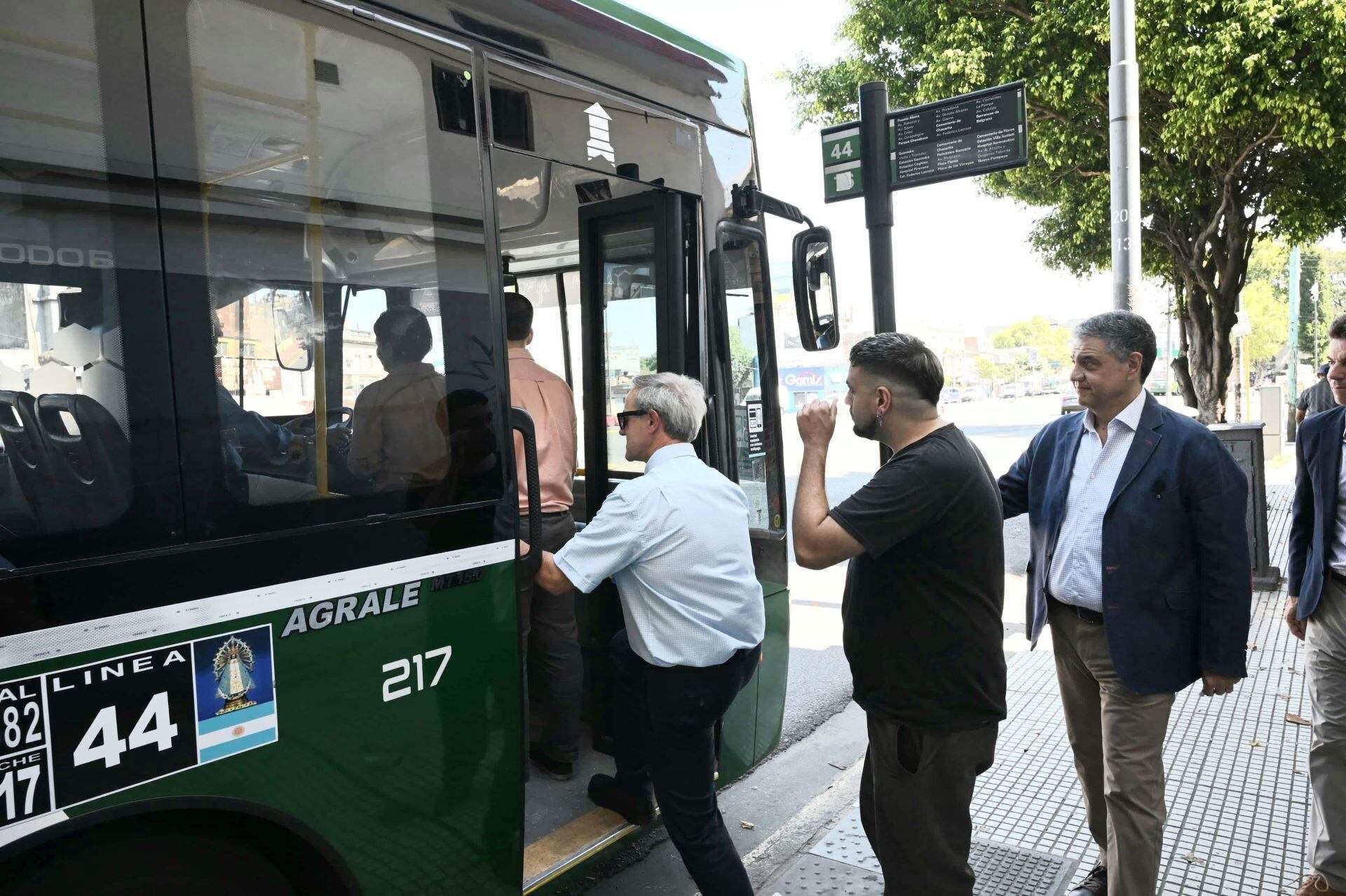 La Secretaría de Transporte de la Nación anunció que colectivos de distintas jurisdicciones sumaron la opción de pagar con tarjetas contactless y billeteras virtuales