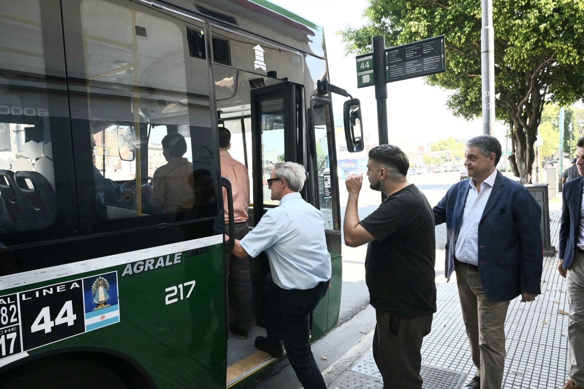 La Secretaría de Transporte de la Nación anunció que colectivos de distintas jurisdicciones sumaron la opción de pagar con tarjetas contactless y billeteras virtuales