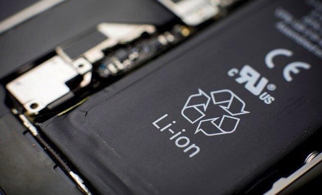 Goodenough, Whittingham y Yoshino recibieron el Premio Nobel de Química por su aporte al desarrollo de las baterías de ion de litio.