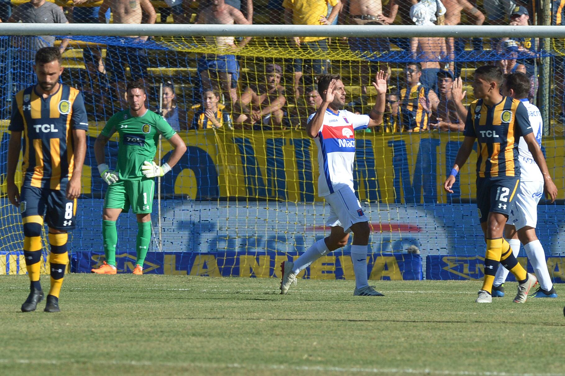 Gonzalez pone el 1 a 0 favorable a Tigre y un Central sorprendido empieza a desmoronarse en la tarde.