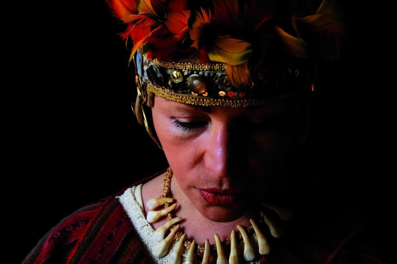 Suna Rocha vive en Villa Tulumba, bello pueblo del norte cordobés. En su nuevo disco se destaca la mayoritaria participación de mujeres. 