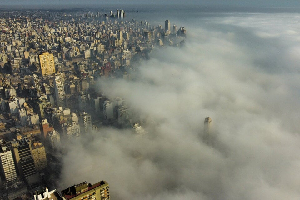 Una de las jornadas críticas de humo sobre Rosario.