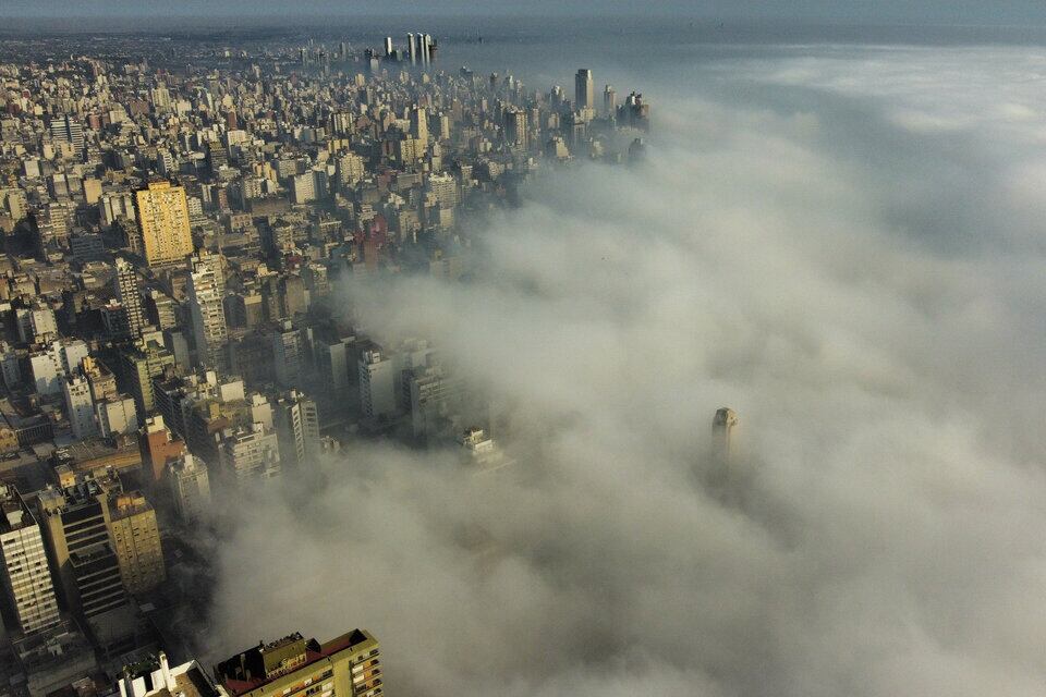 Una de las jornadas críticas de humo sobre Rosario.