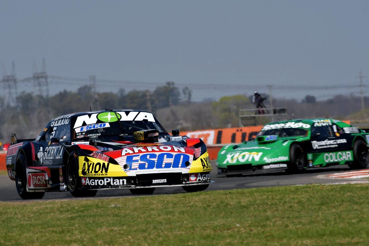 La Dodge de Valetín Aguirre, líder del TC.