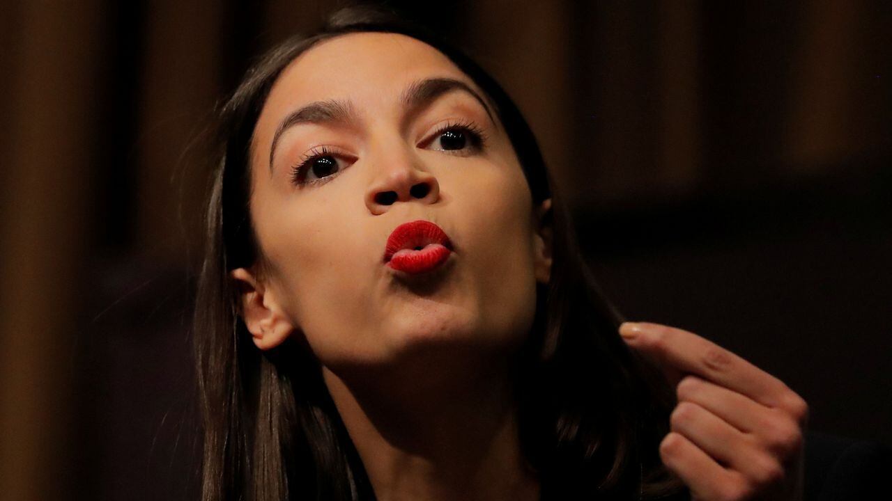Alexandria Ocasio-Cortez: "Mis padres no me educaron para aceptar los insultos de un hombre"