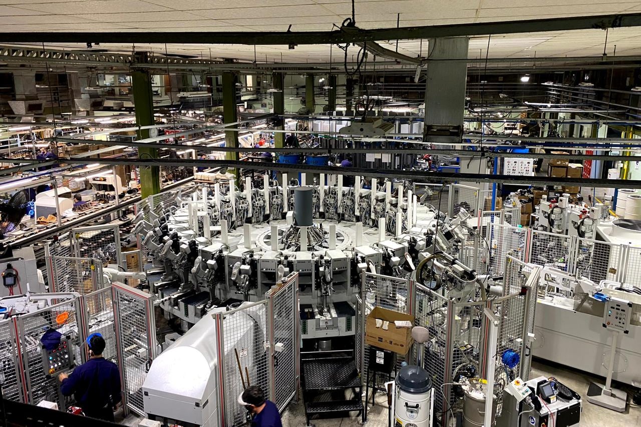 Tecnología de punta en la línea calzados de la planta Catamarca.