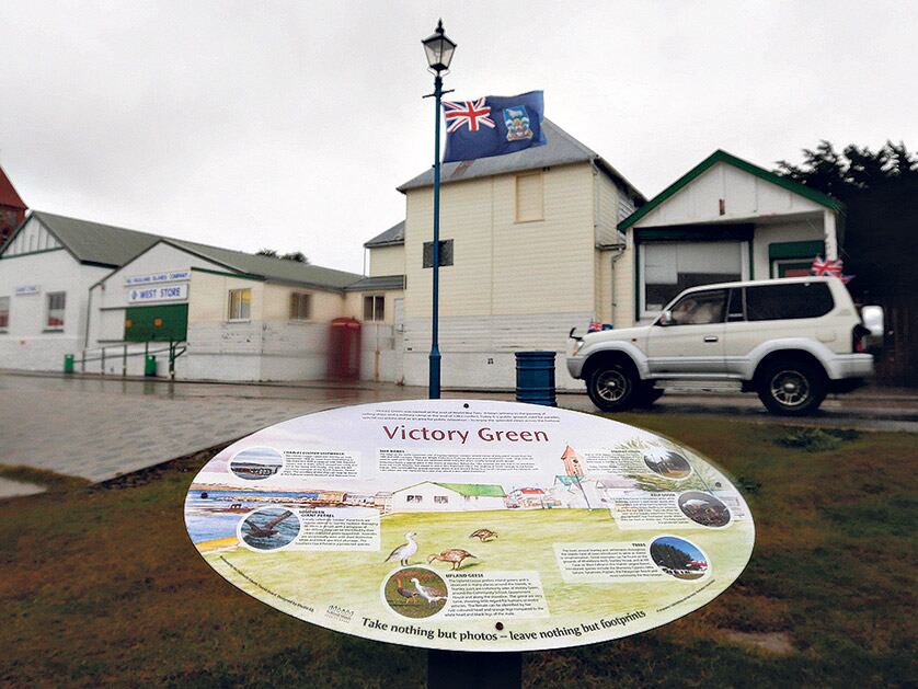 Según el plan, la explotación de petróleo alrededor de las islas sería compartida “50 y 50”.