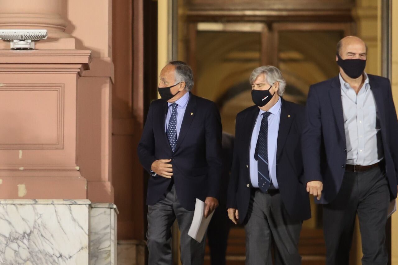 Acevedo, Rodríguez y Uriburo, de la UIA, en el ingreso a Casa Rosada