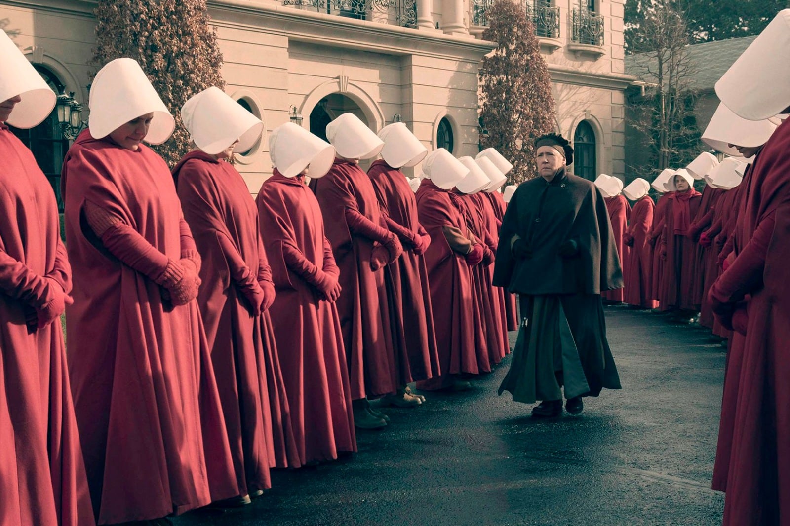 "El cuento de la criada" fue la primera serie de streaming en ganar un Emmy.