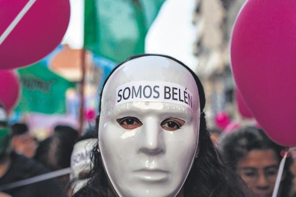 El caso de Belén, condenada y finalmente absuelta por la Corte tucumana, es emblemático. 