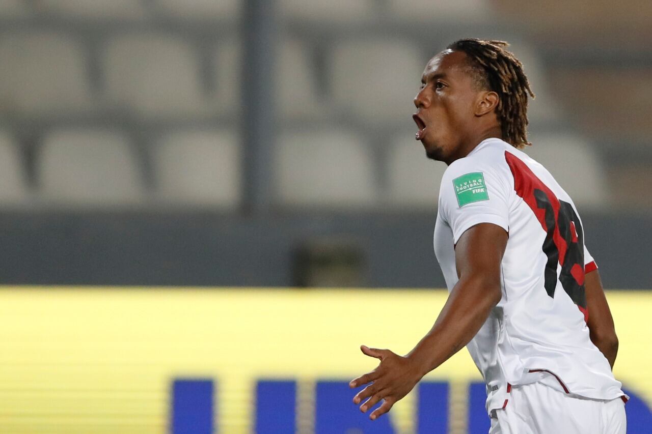 Carrillo, autor del gol de Perú en el arranque.