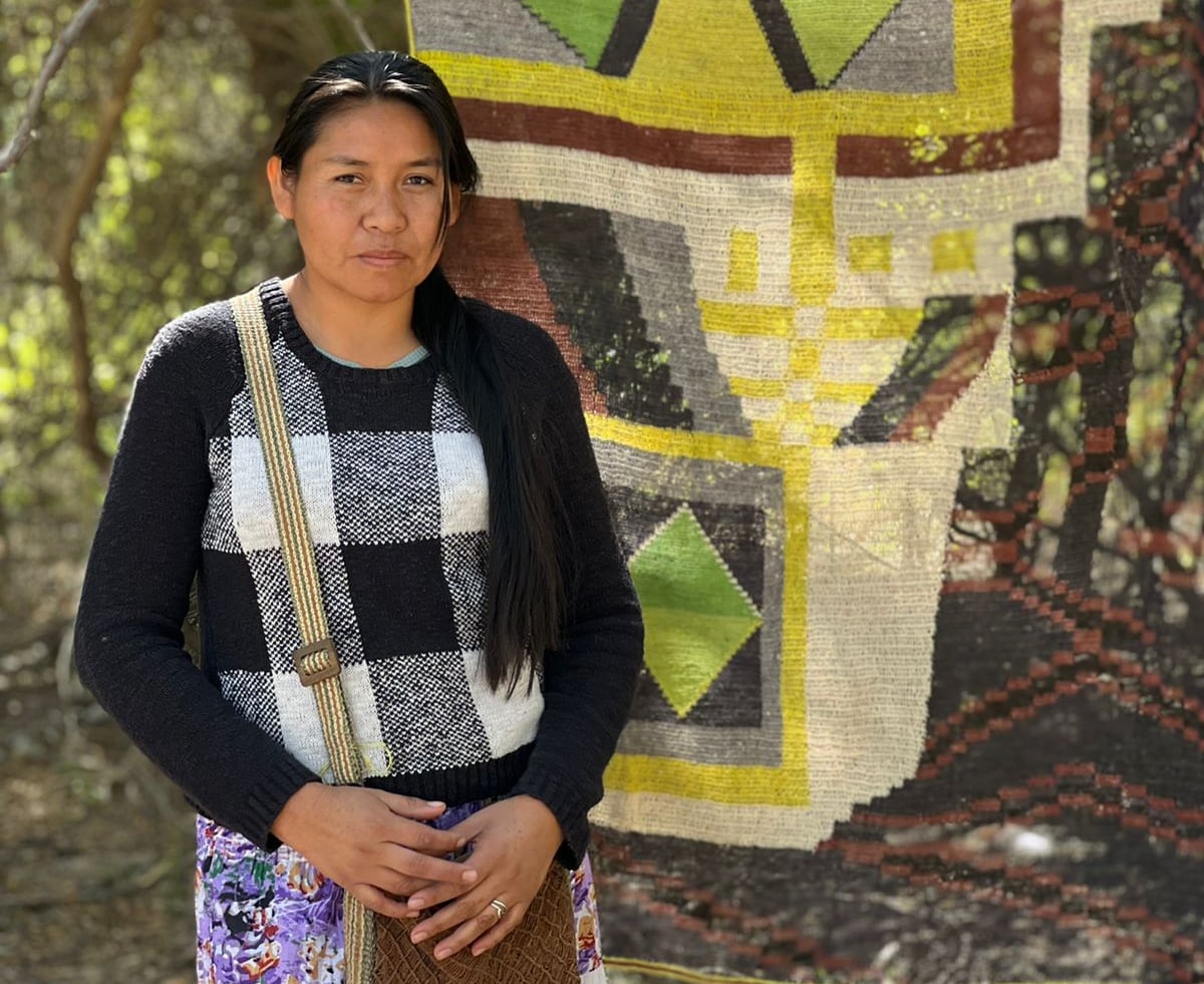 Con la obra adquirida por el Museo de Arte Contemporáneo de Salta.