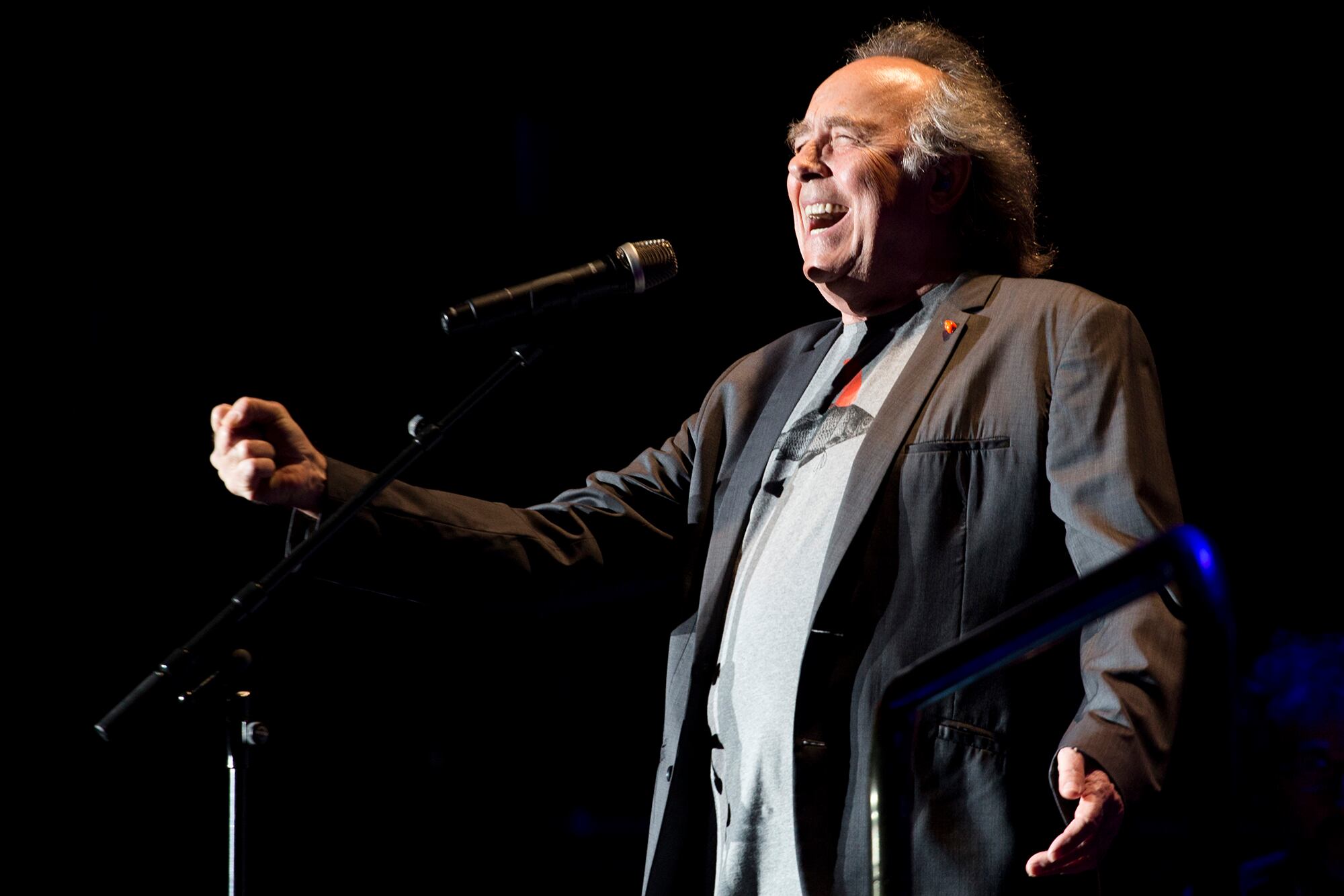 Serrat comenzará su gira de despedida en Nueva York el 27 de abril del año que viene y la finalizará en el Palau Sant Jordi de Barcelona el 23 de diciembre. En el medio pasará por la Argentina.