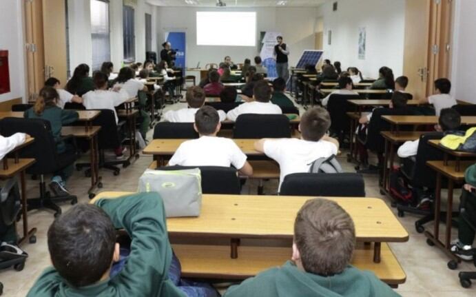El Gobierno porteño lanzó el programa "Ayuda Cuota Escolar".