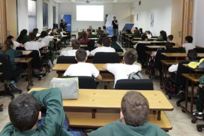 El Gobierno porteño lanzó el programa "Ayuda Cuota Escolar".
