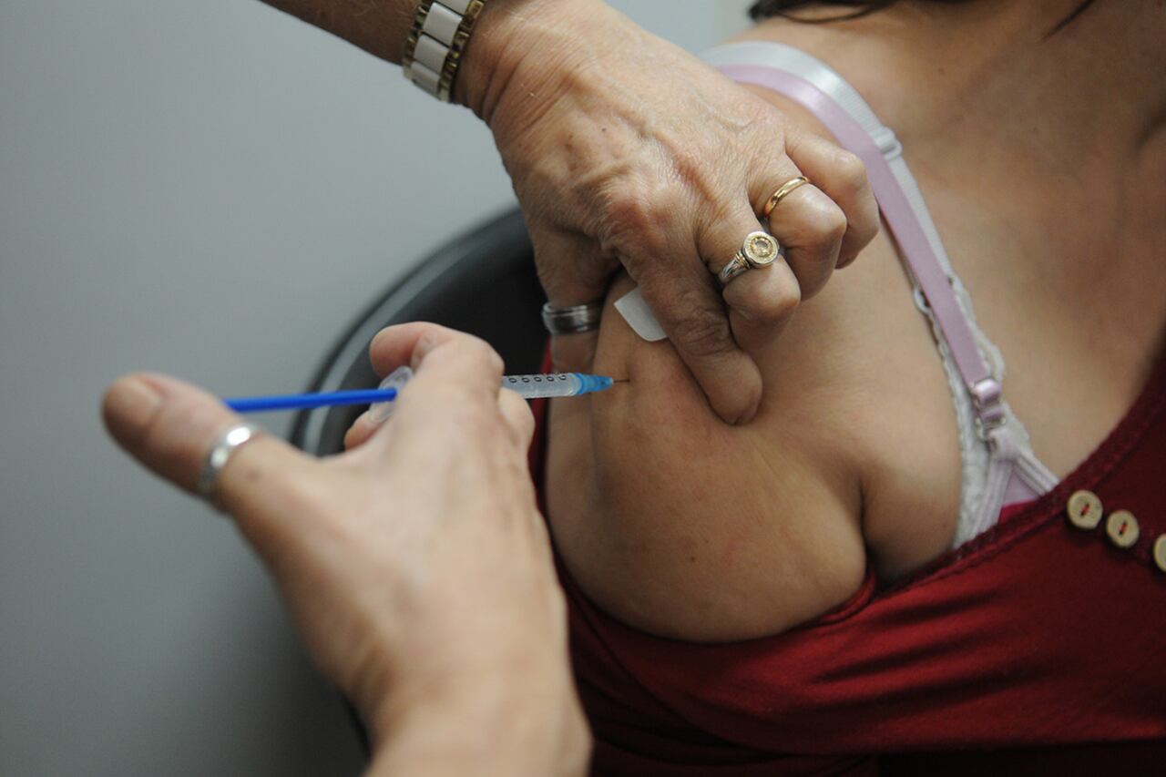 La campaña se realiza según un cronograma diseñado para garantizar el distanciamiento físico que fue acordado con las entidades farmacéuticas.