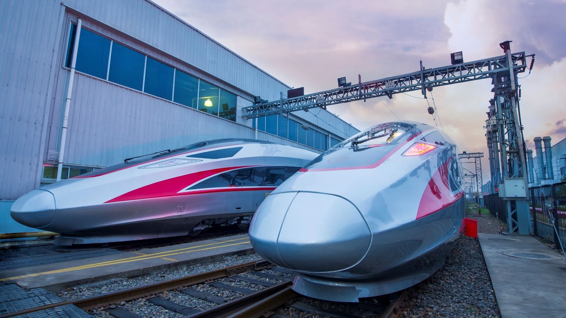 El recorrido atraviesa 84 puentes y 29 túneles. (Foto: China Railway)