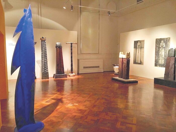 Vista parcial de la exposición de Hernán Dompé en el Museo de Arte del Tigre.