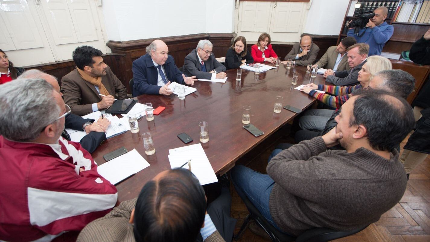 Cornejo, en ese entonces procurador, reunido en 2019 con diputados